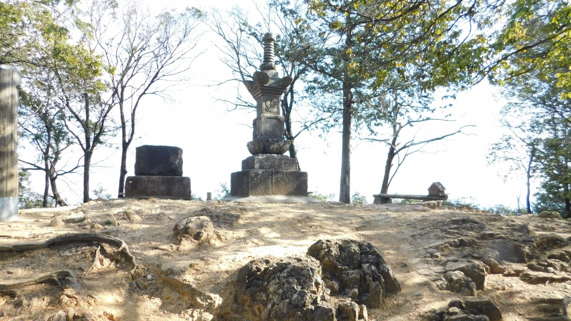 �k 61�^88 �l�@���a�c�R�ɓ����B���h�ȕ�⸈󓃁i�ق����傤����Ƃ��j�������Ă���B