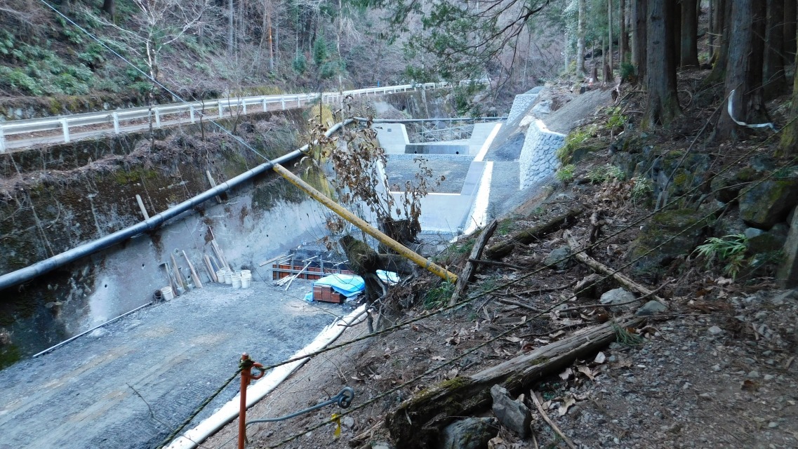 �k 93�^96 �l�@����̗l�q�B����U��Ԃ��āB