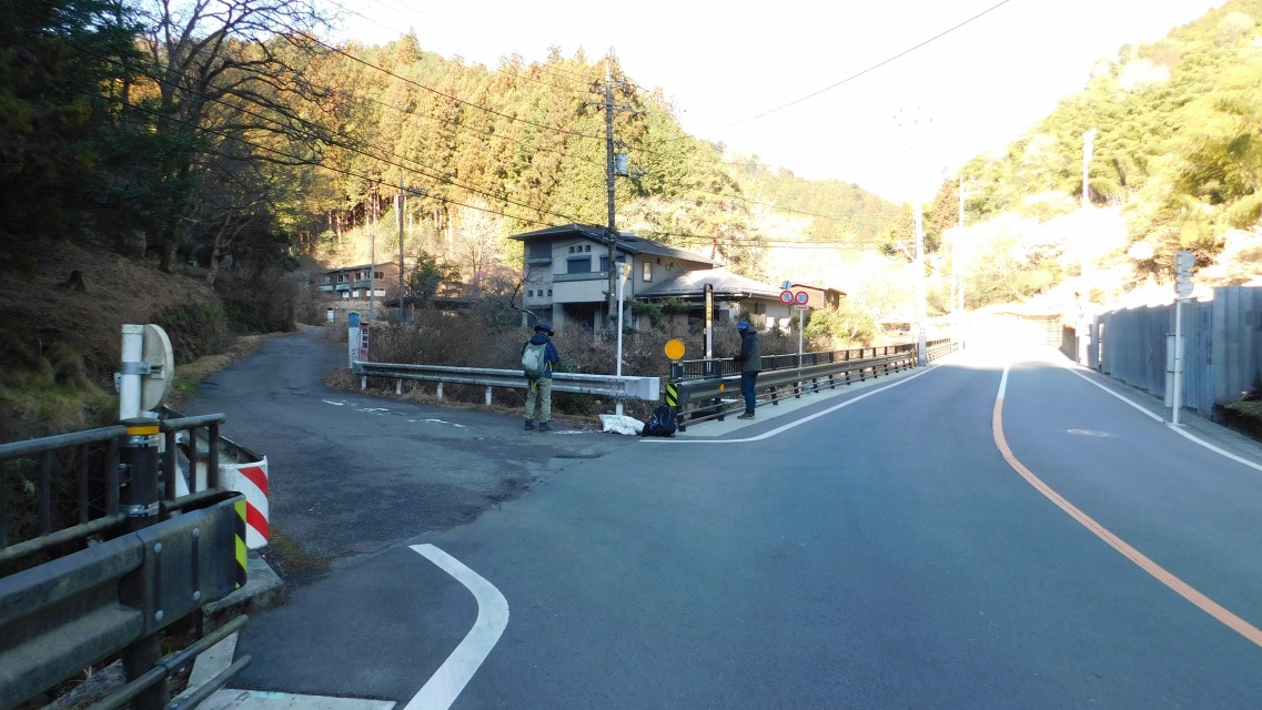 �m 1�^83 �n�@�u�����i���炢�킽���j�v�o�X��ŉ��ԁB�����ܓ��s�w����460�~�B���̍���̂ڂ�B