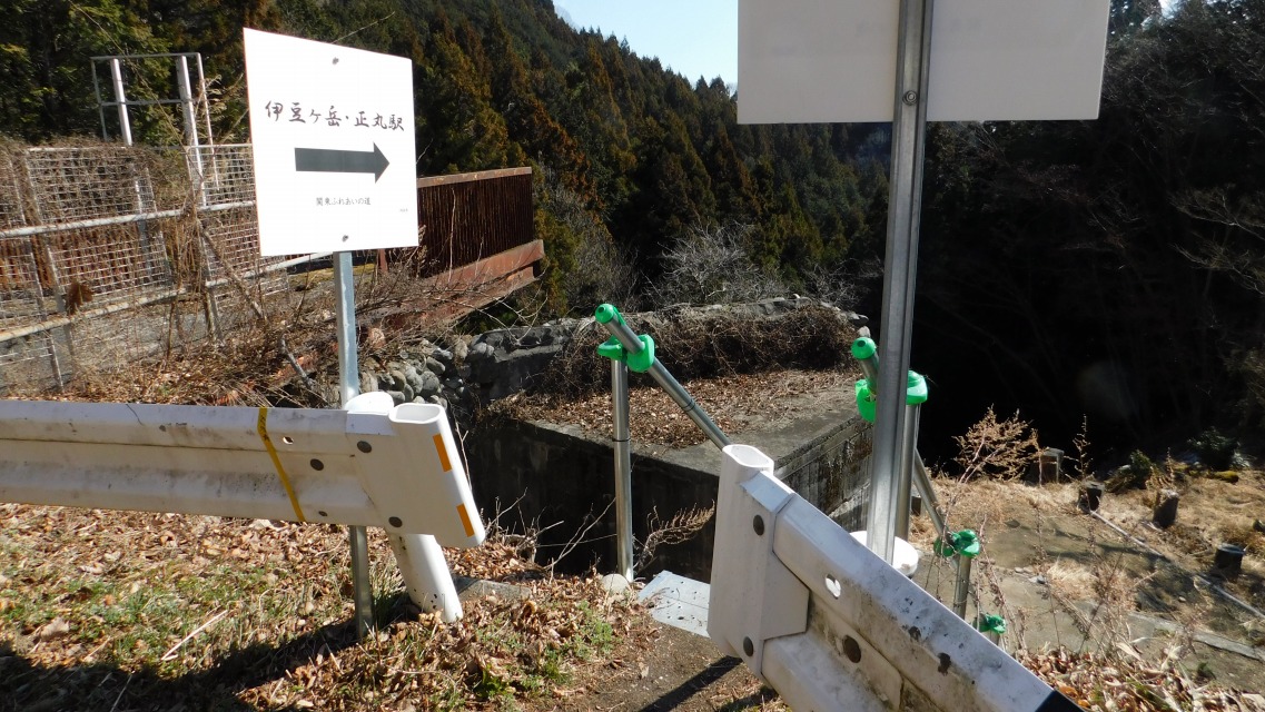 �m 26�^154 �n�@���[�h���[���̂���������A�K�i�������